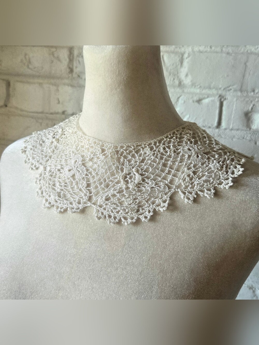 Vtg Crochet Collar Necklace, White, Dainty, Floral, 20"